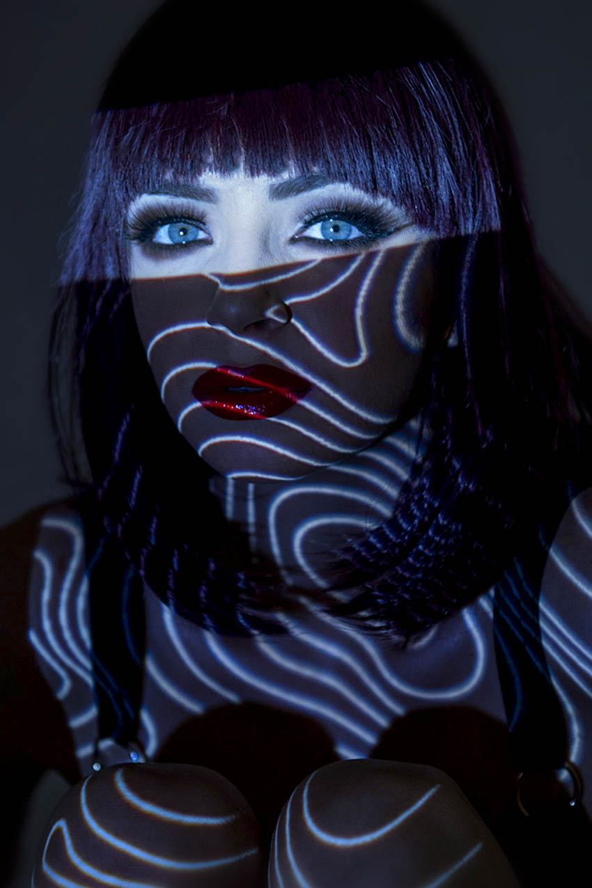Model Photoshoot - With Projector Photography in Low Lighting